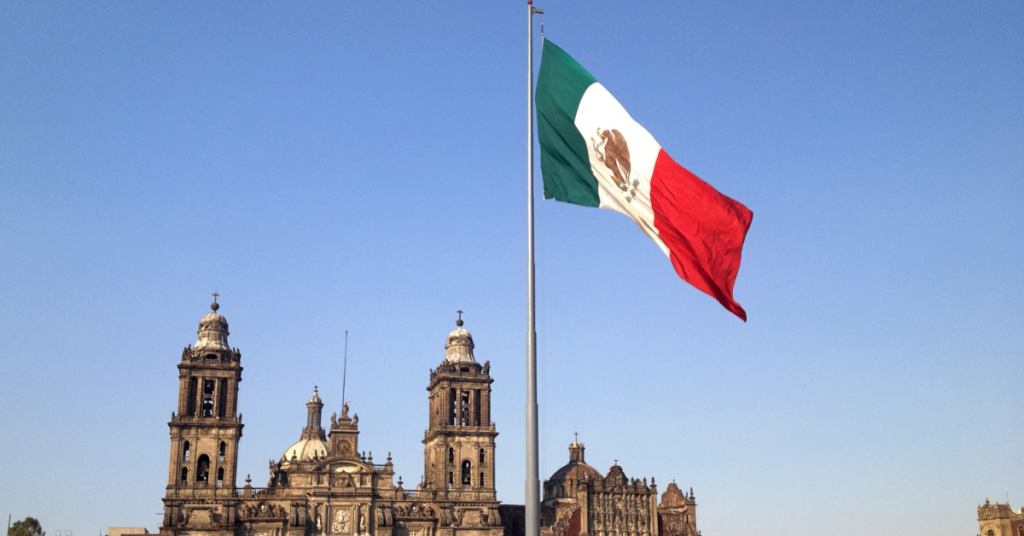 Best Countries to Retire: Flag of Mexico