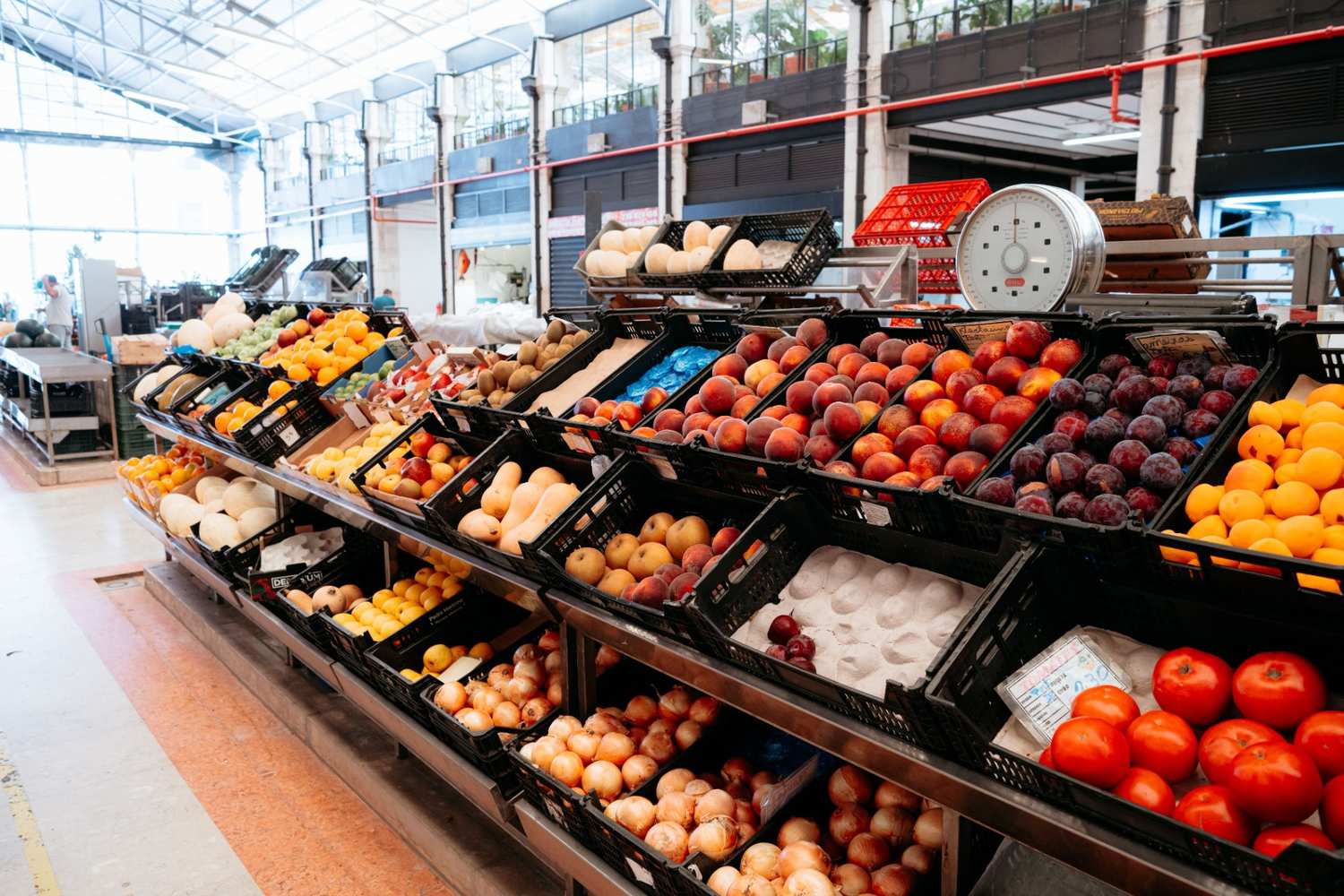 Fresh produce displayed at a market, illustrating consumer goods linked to the trade deficit and retail food supply.